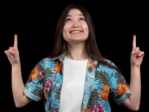 chica señalando arriba